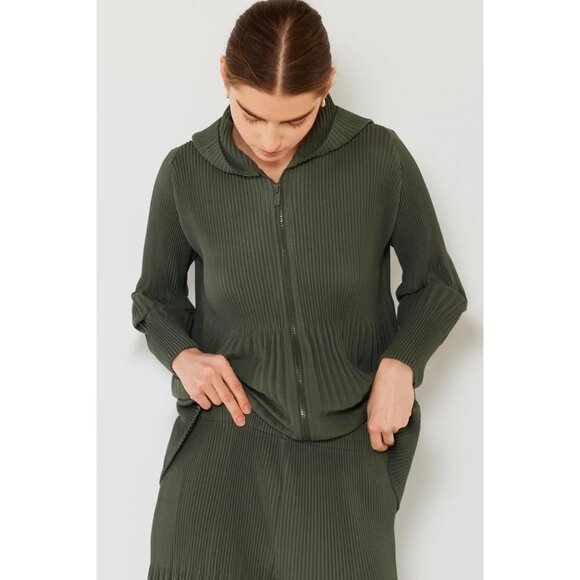 Marina West Swim Pleated Unisex Plisse Jacket with 2 Way Zipper - Picture 3 of 7